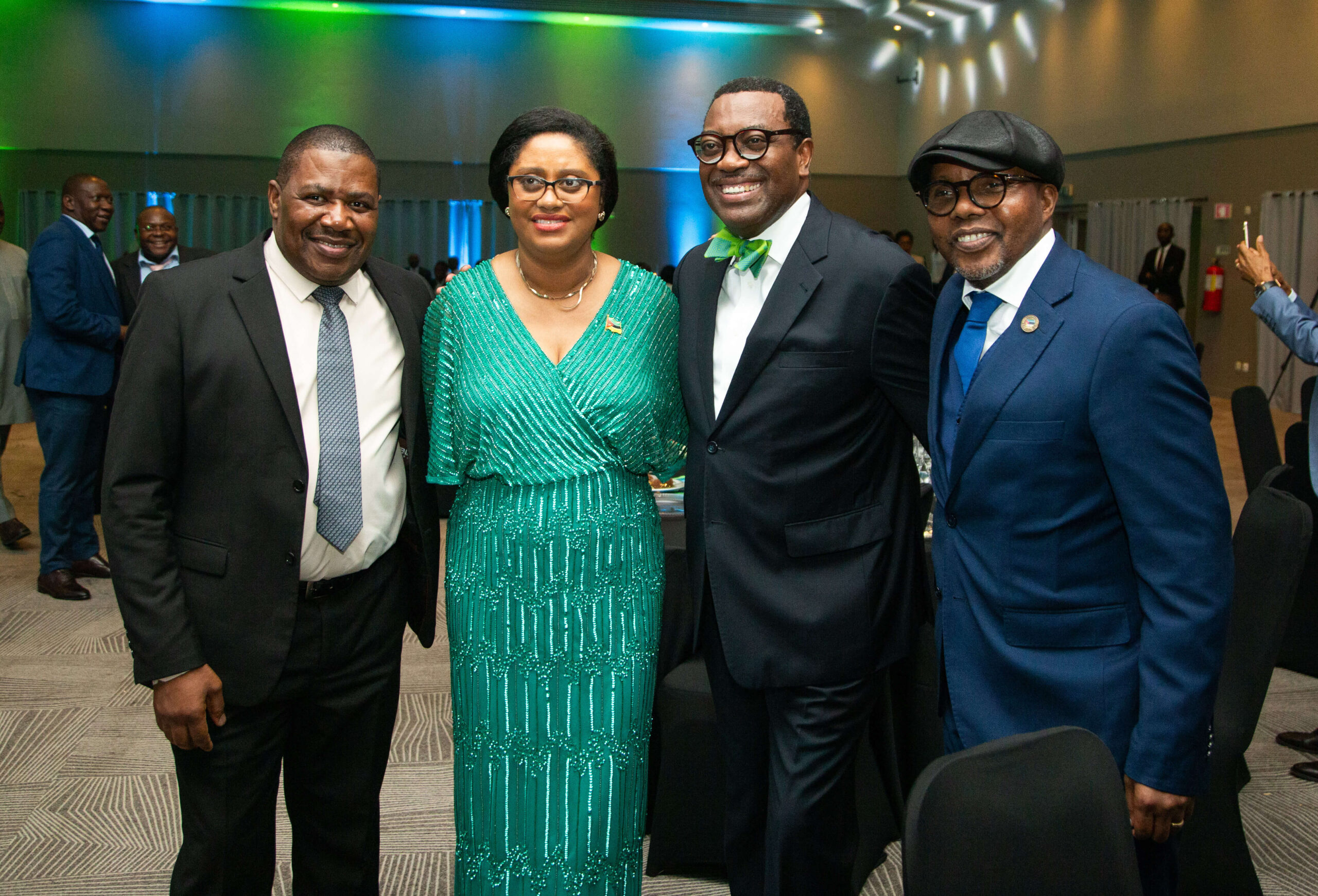 Africa 50_Diner_Indy Vilage230